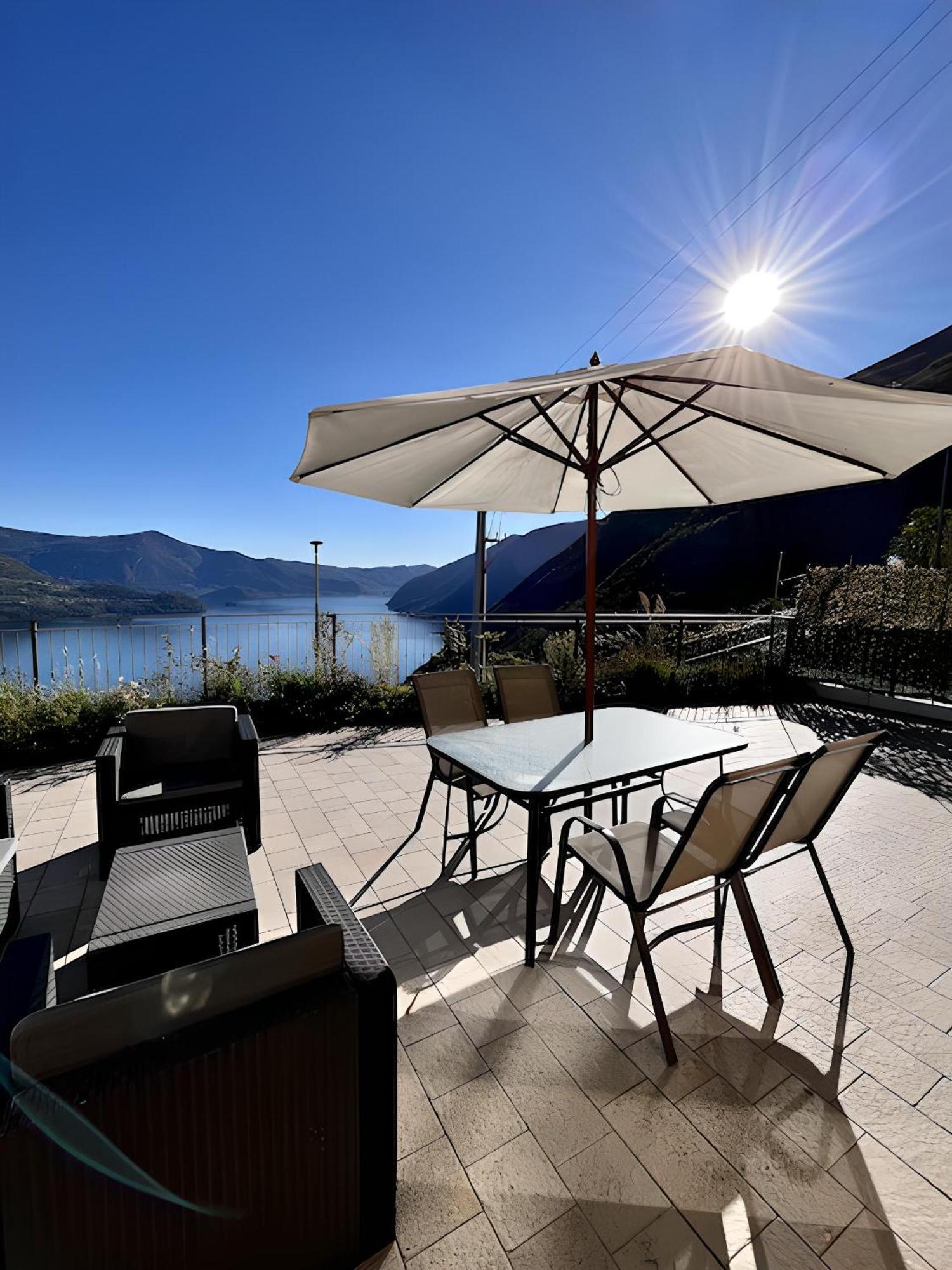 Appartamento Grande Terrazza Vista Lago Parzanica Εξωτερικό φωτογραφία